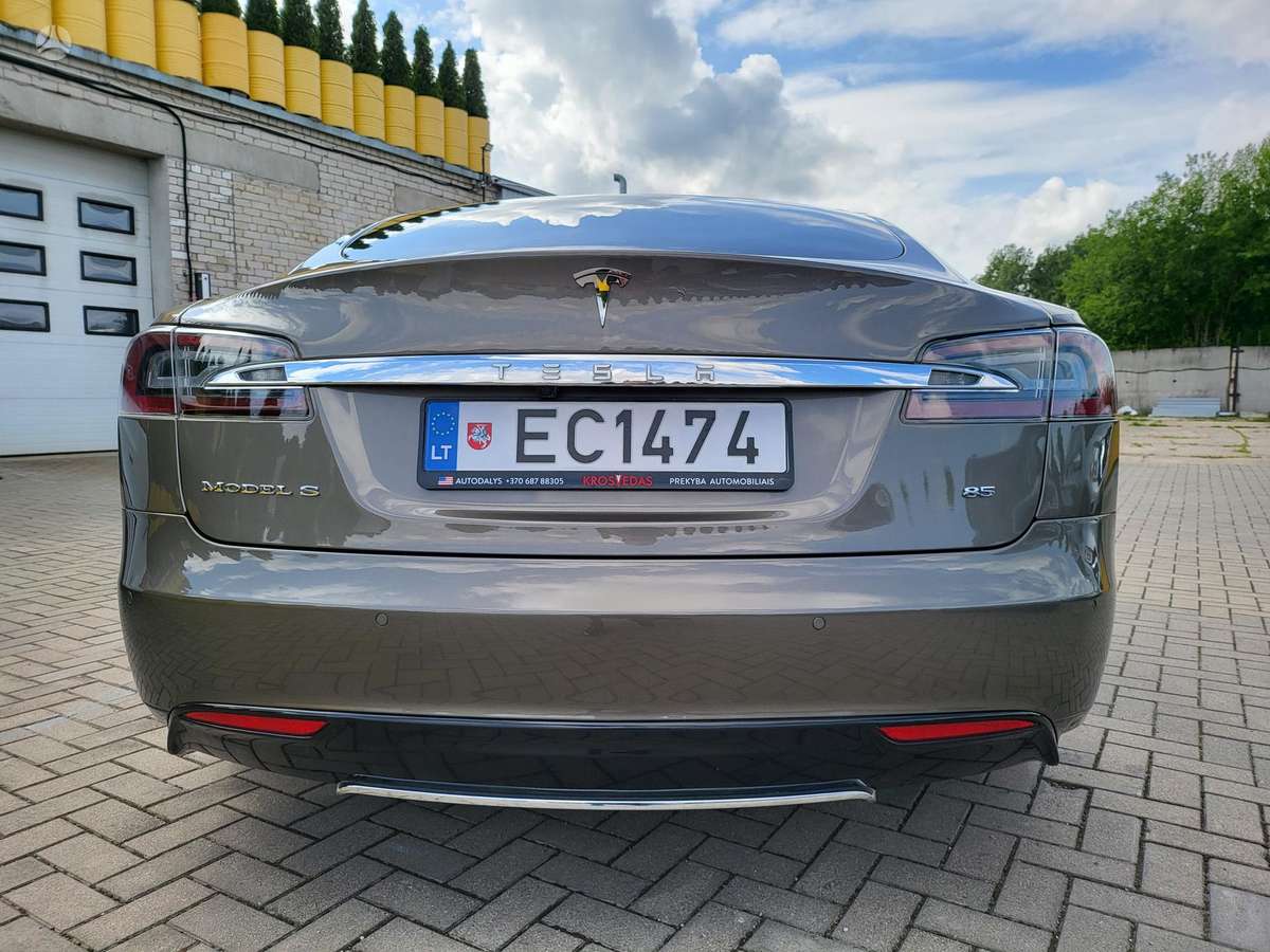 Tesla Model S, 85 kWh, sedanas