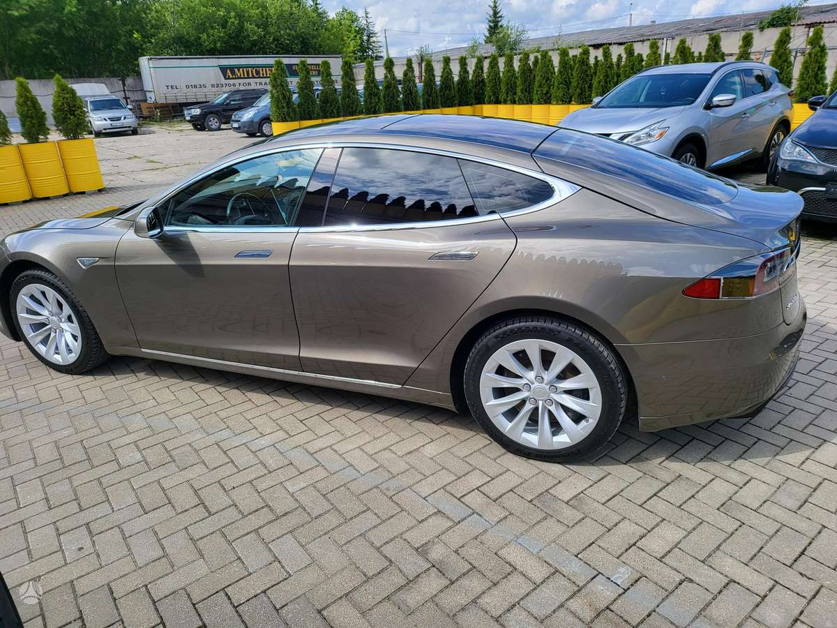 Tesla Model S, 85 kWh, saloon / sedan