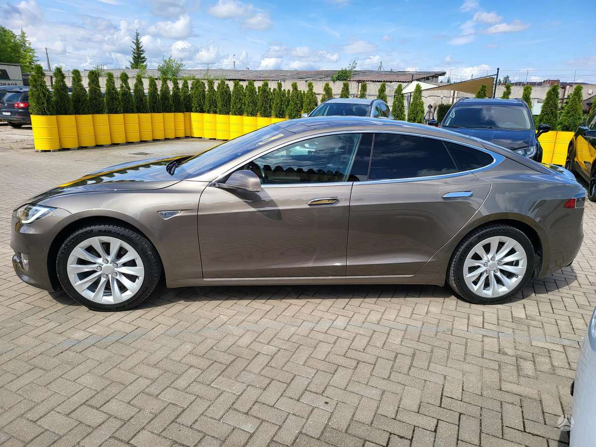 Tesla Model S, 85 кВт·ч, Седан