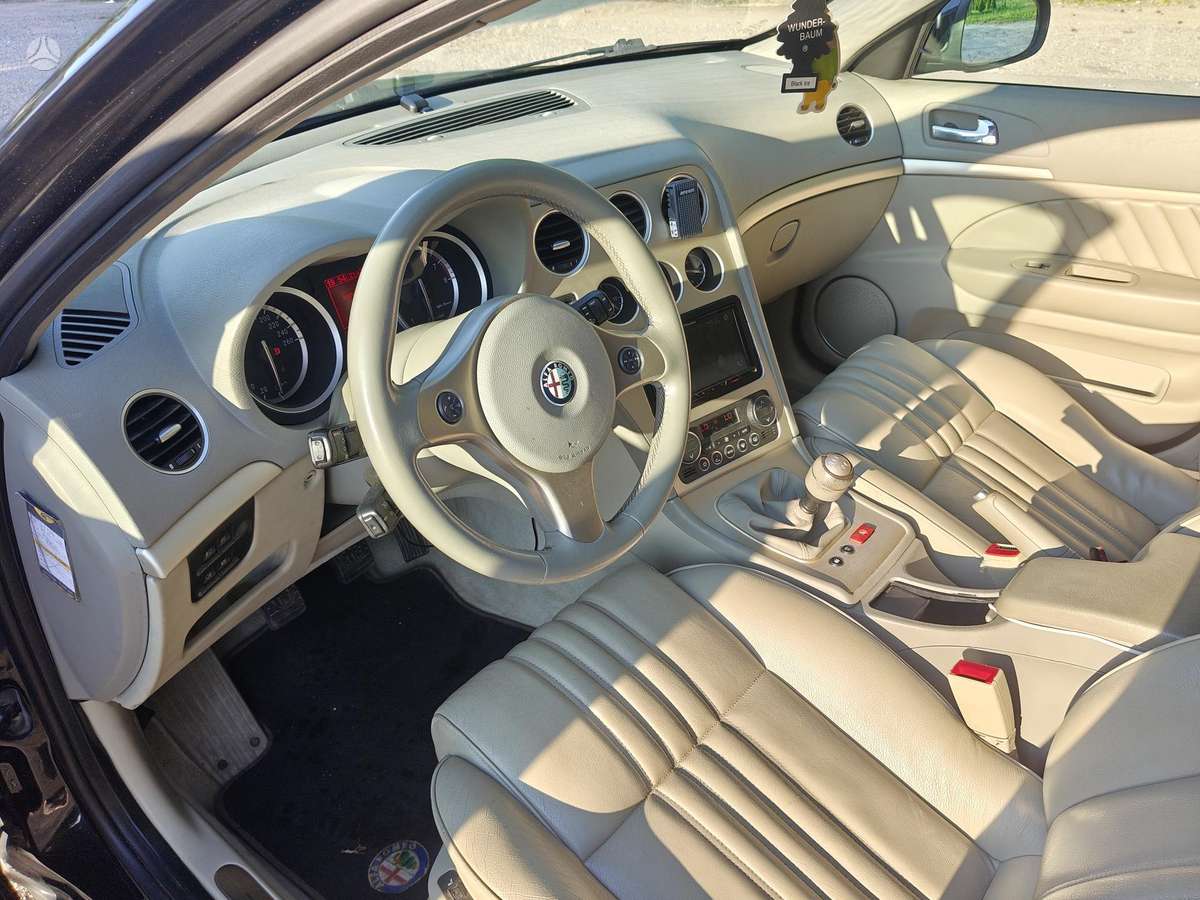 Alfa Romeo 159, 2.2 l., Седан