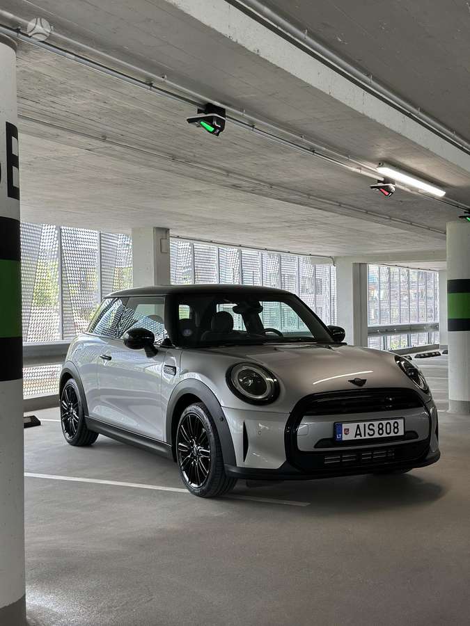 Mini Cooper, 1.5 l., hatchback