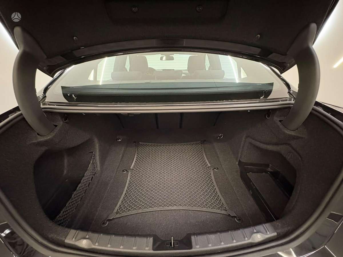 BMW 320, 2.0 l., Седан