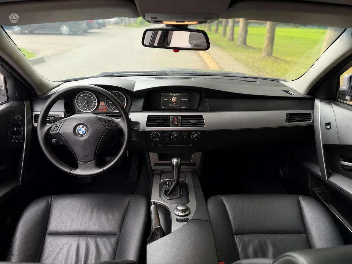 BMW 525, 2.5 l., Седан