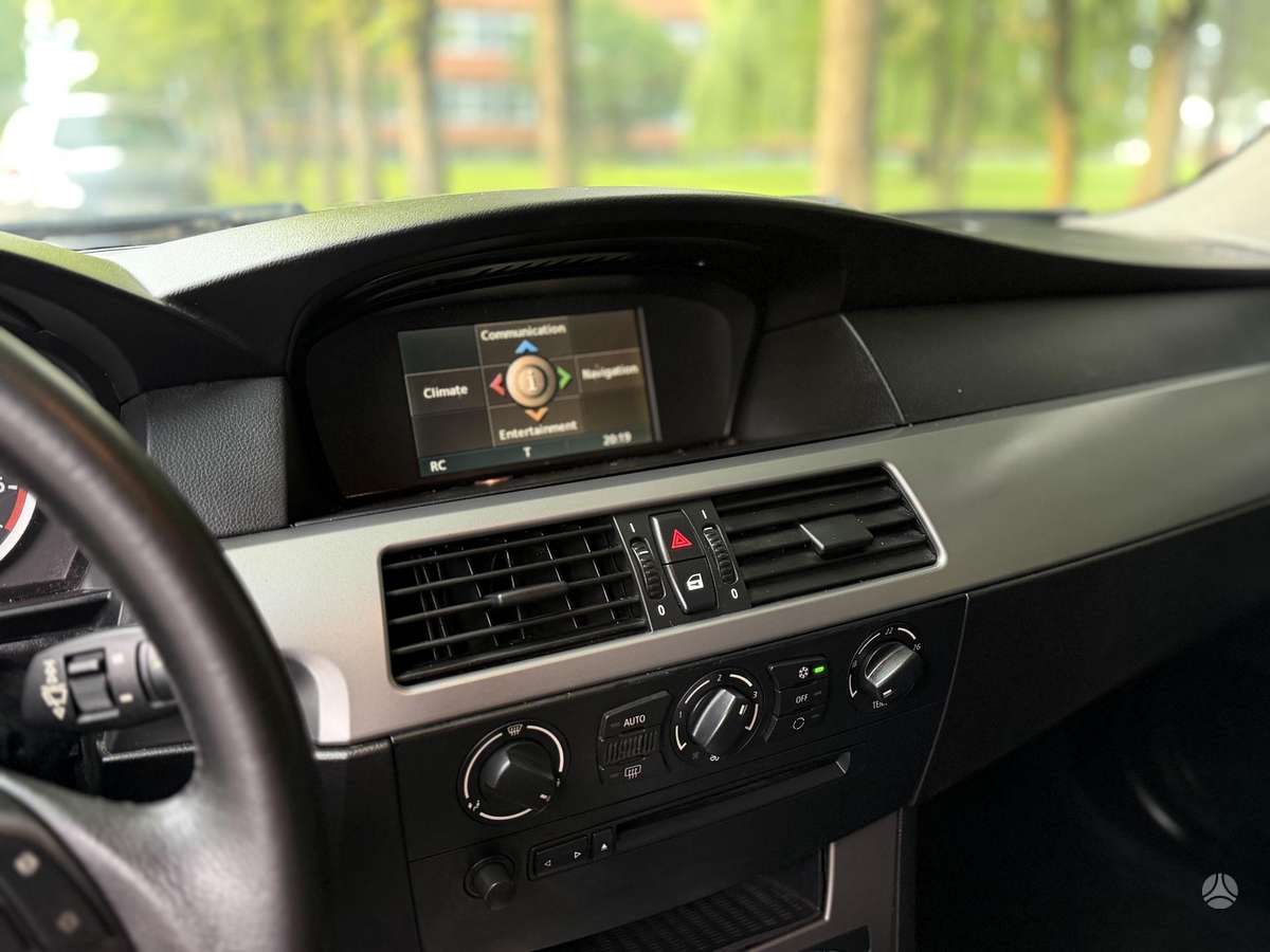 BMW 525, 2.5 l., Седан