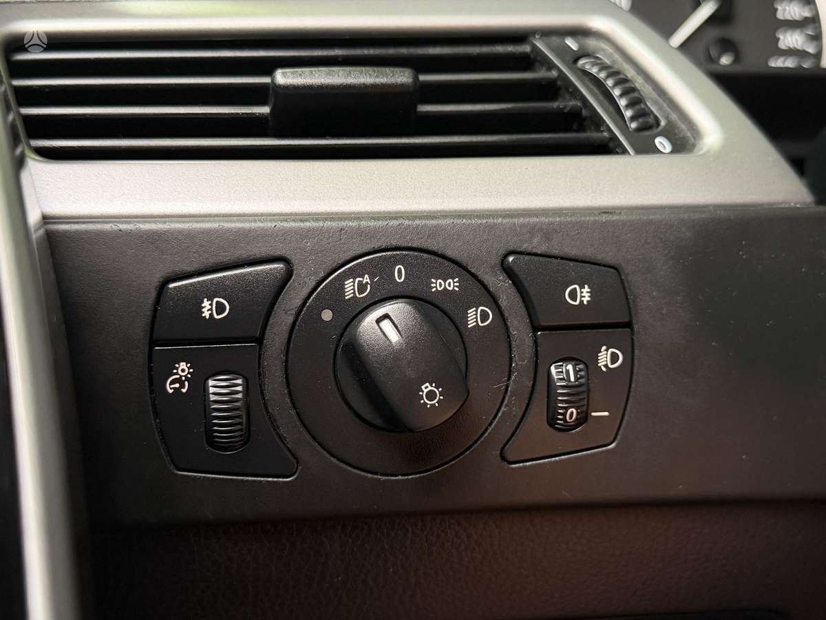 BMW 525, 2.5 l., Седан