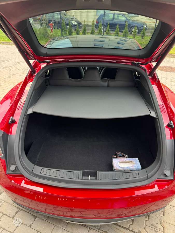 Tesla Model S - 7