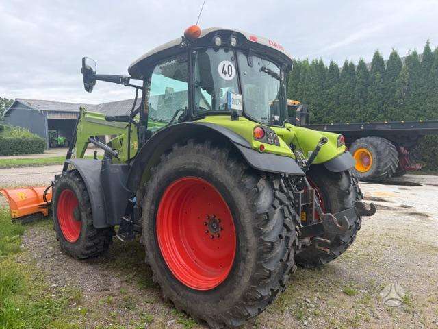 Claas Arion 440 su Claas front. krau, тракторы