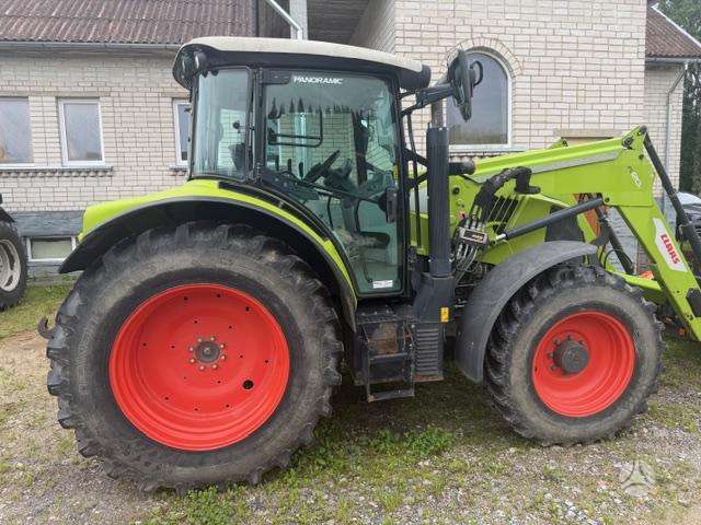 Claas Arion 440 su Claas front. krau, тракторы