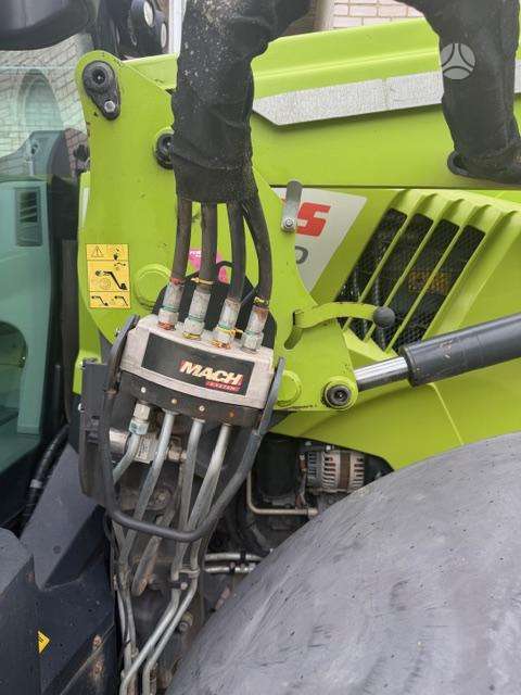 Claas Arion 440 su Claas front. krau, тракторы