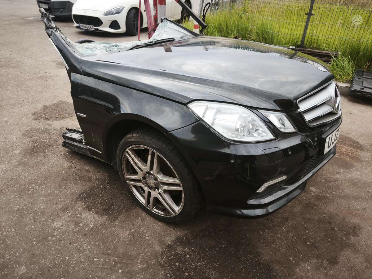 Mercedes-Benz E290 Coupe