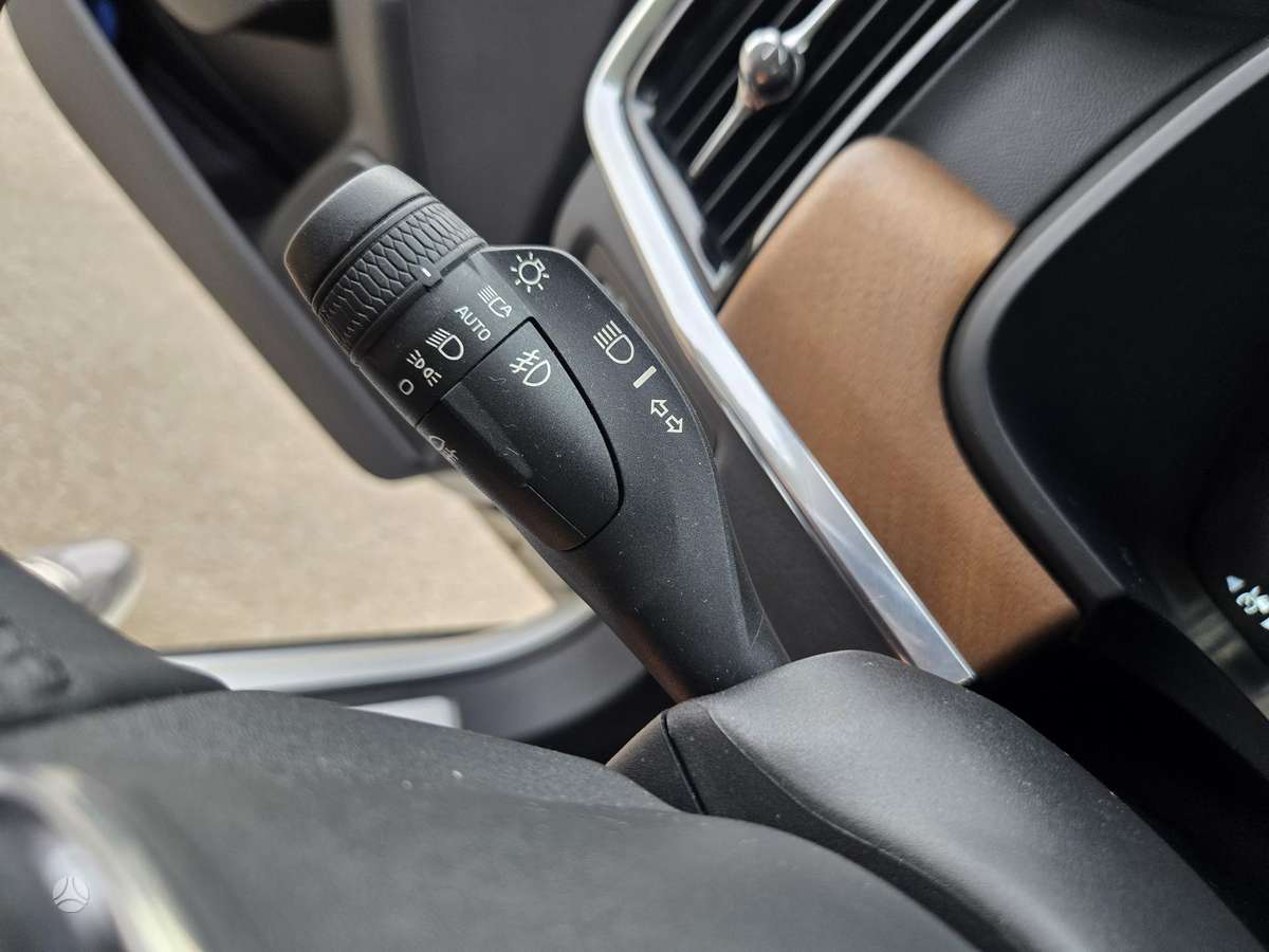 Volvo S90, 2.0 l., Седан