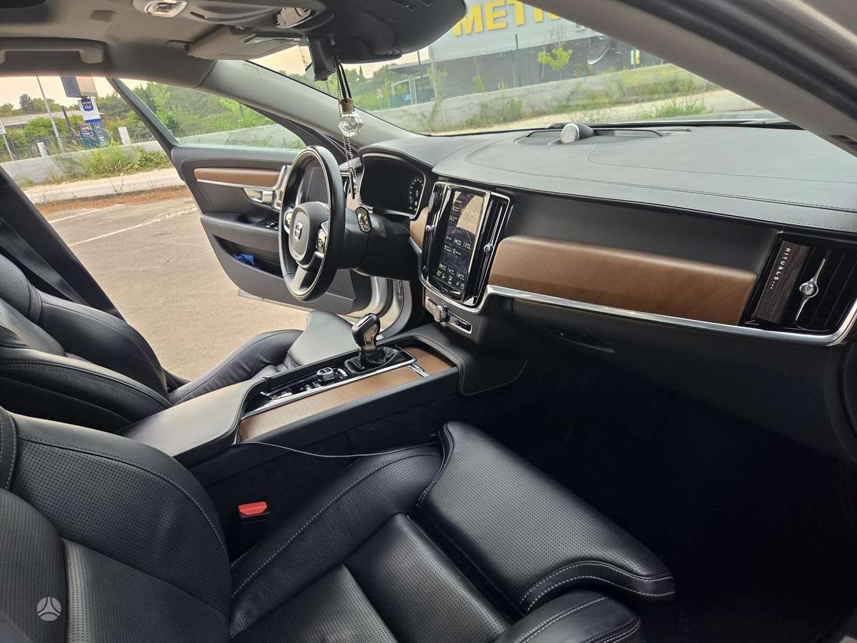 Volvo S90, 2.0 l., Седан