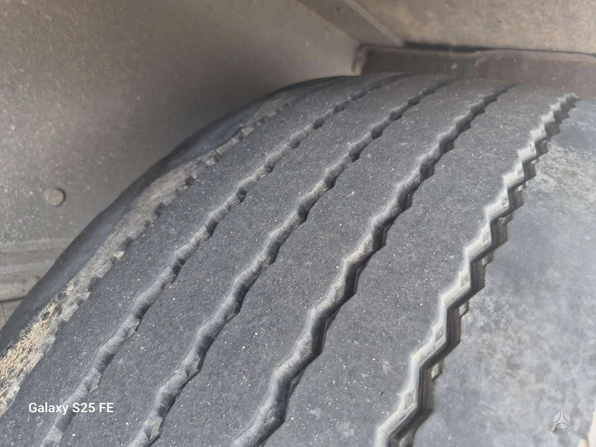 Schmitz SCS24/L, užuolaidinės / tentinės