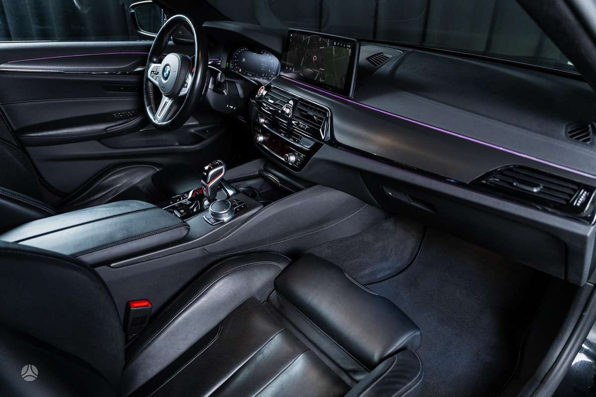 BMW M5, 4.4 l., Седан