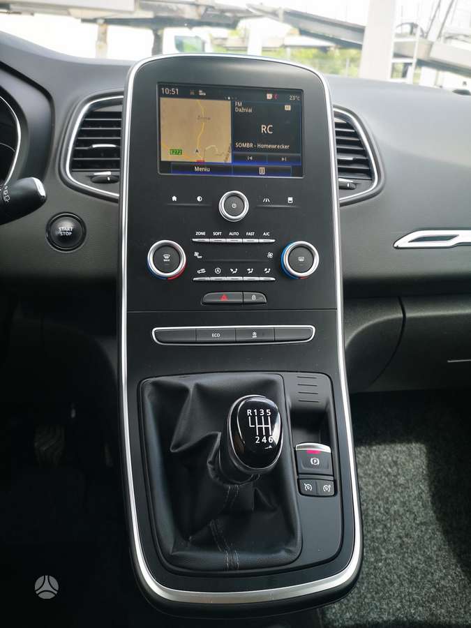 Renault Grand Scenic - 8