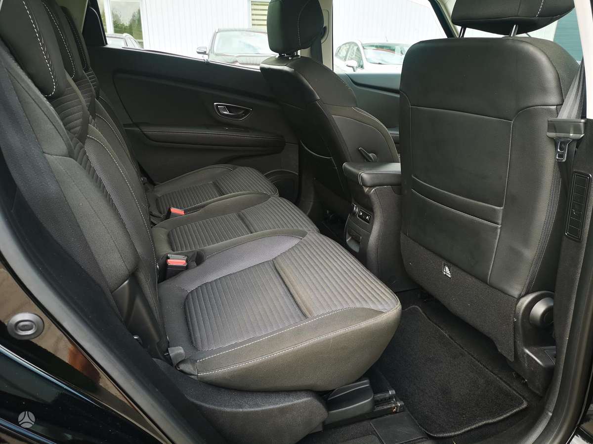 Renault Grand Scenic - 12