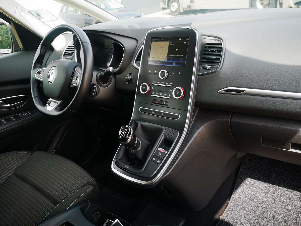 Renault Grand Scenic - 11