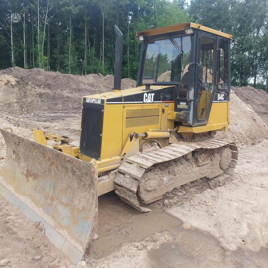Caterpillar D4, bulldozer