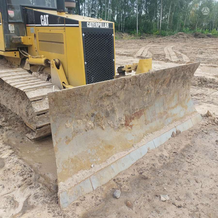 Caterpillar D4, buldozeriai