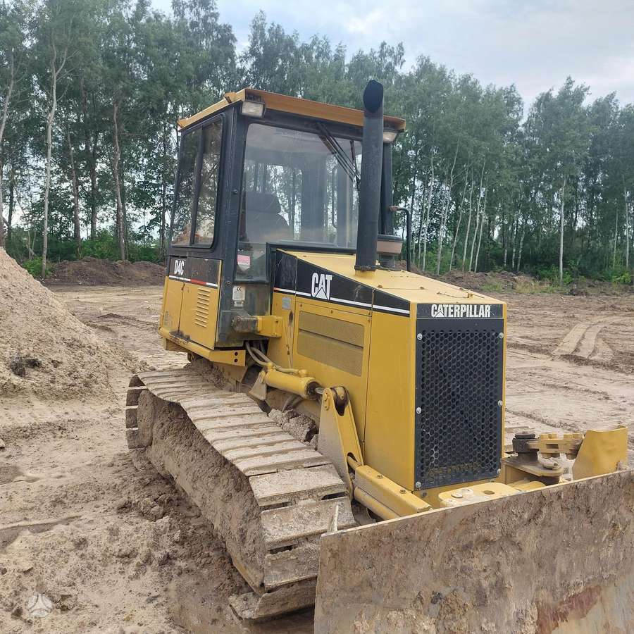 Caterpillar D4, buldozeriai