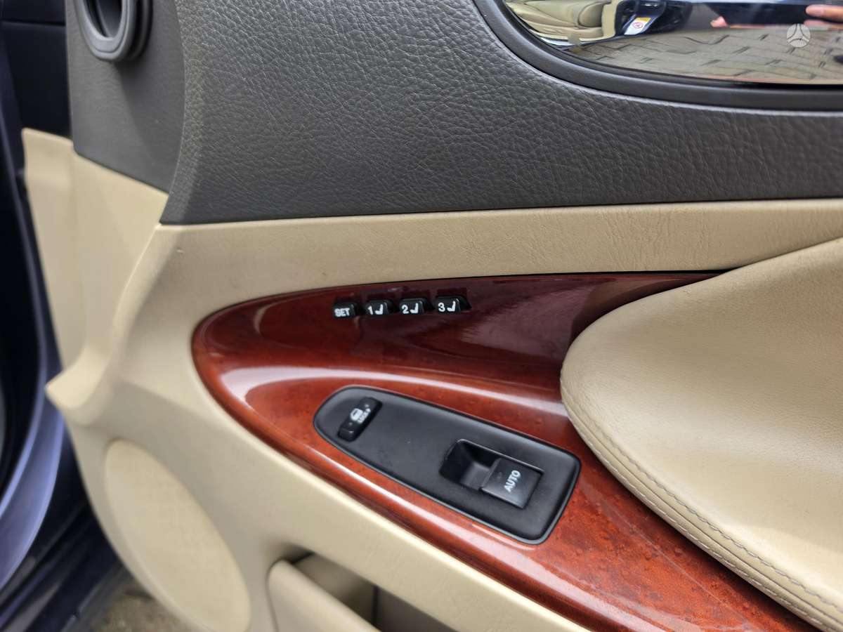 Lexus GS 300, 3.0 l., Седан