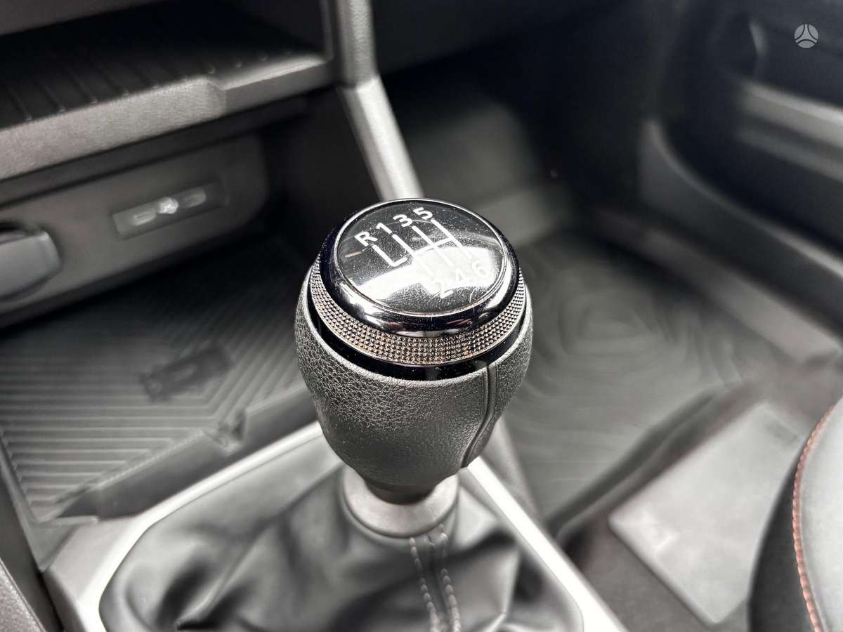 Dacia Duster, 1.2 l., Внедорожник / Кроссовер