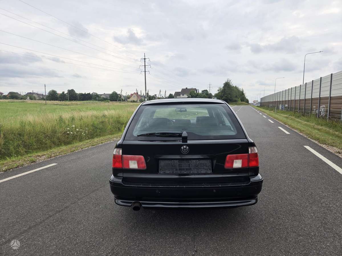 BMW 525, 2.5 l., wagon