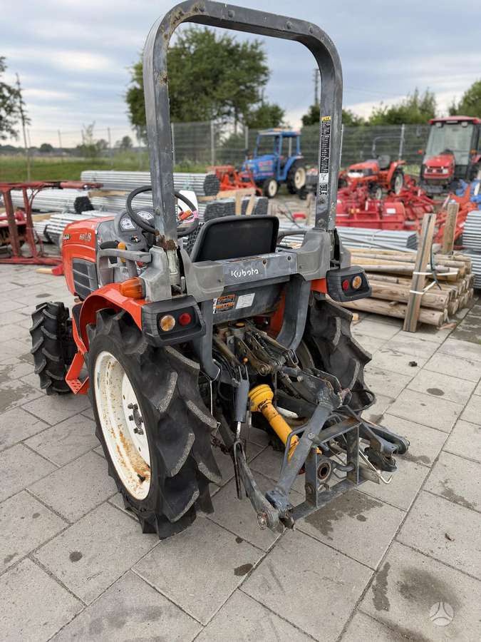 Kubota GB18, traktoriai