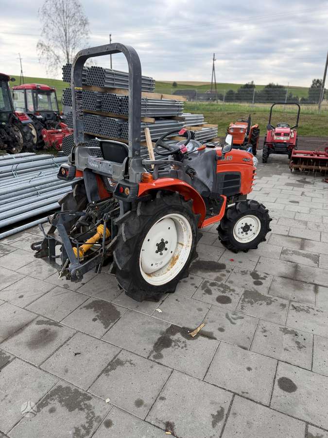 Kubota GB18, traktoriai