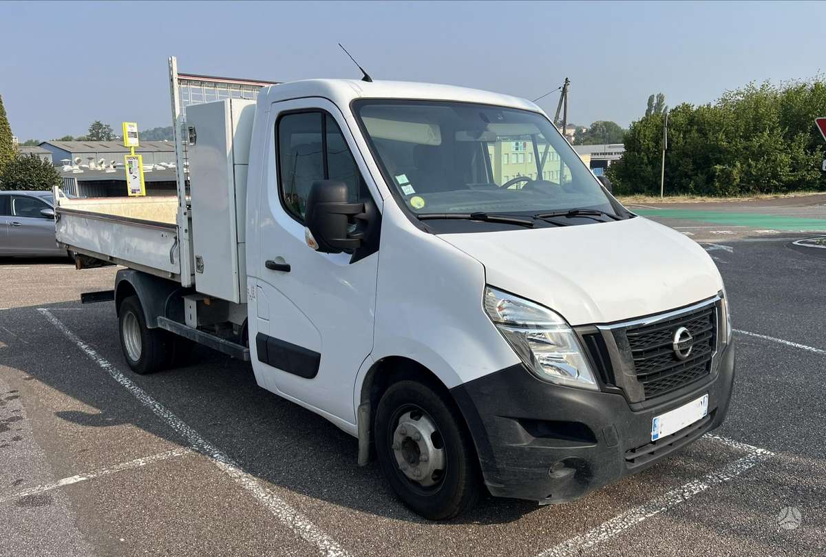 Nissan NV400, savivarčiai