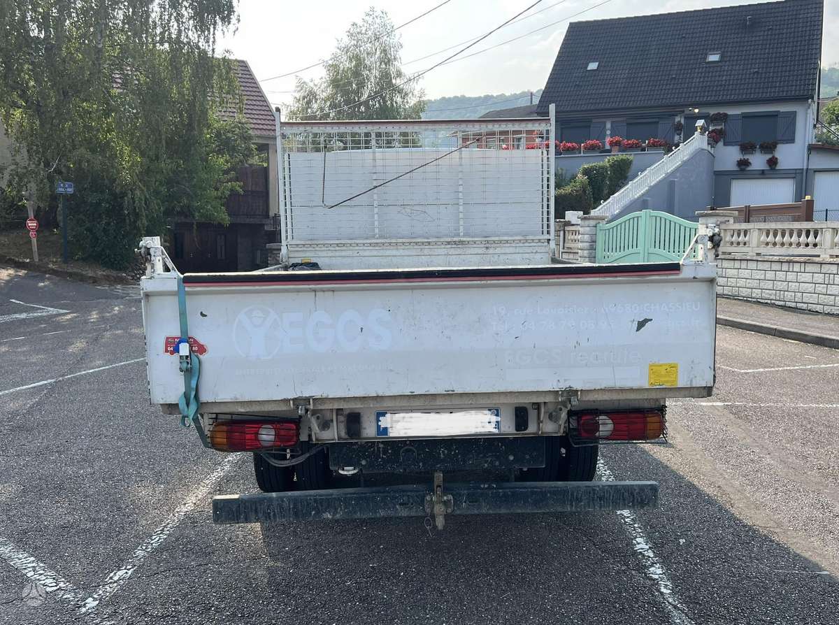 Nissan NV400, savivarčiai