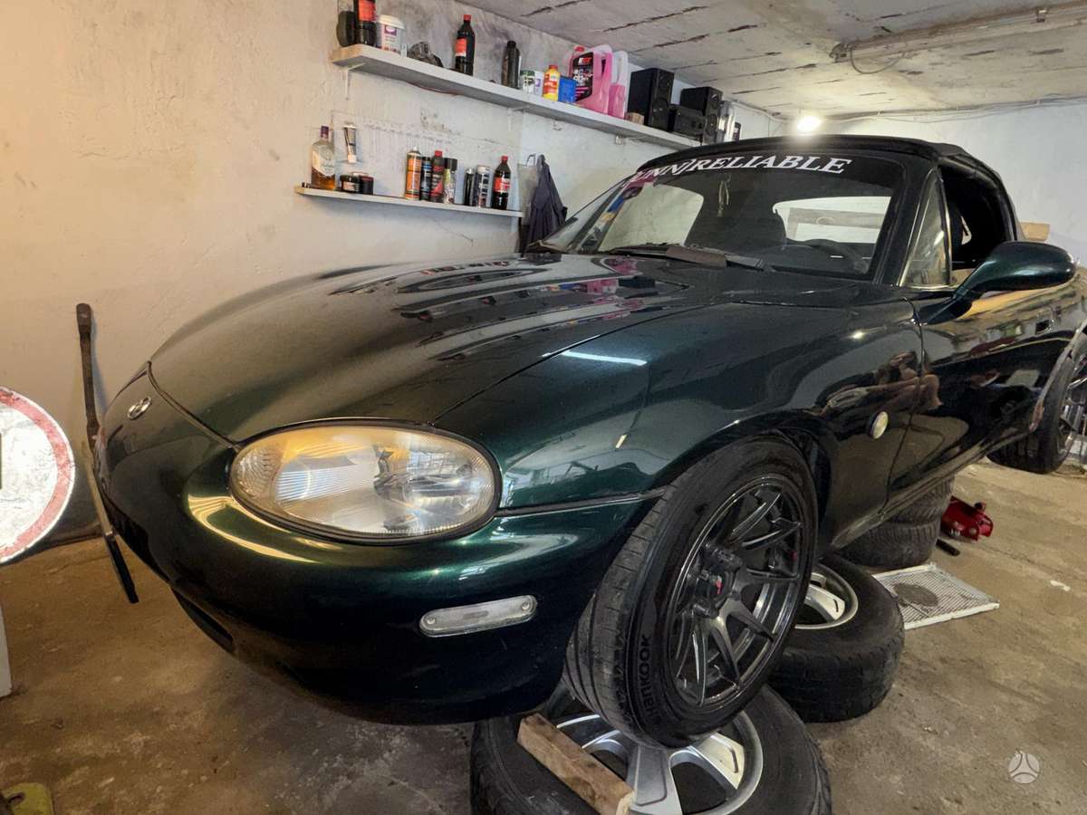 Mazda MX-5, 1.6 l., convertible