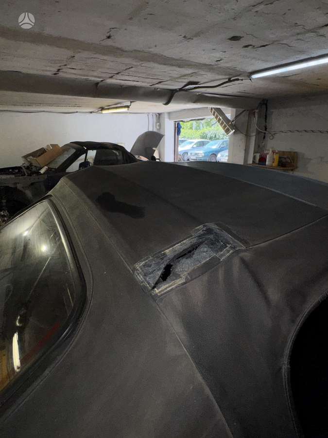 Mazda MX-5, 1.6 l., convertible