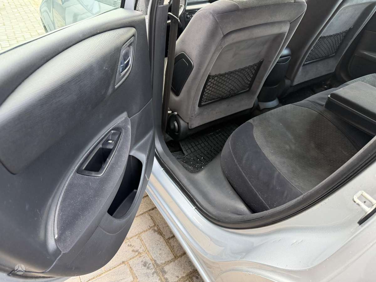 Citroen C4, 2.0 l., hatchback