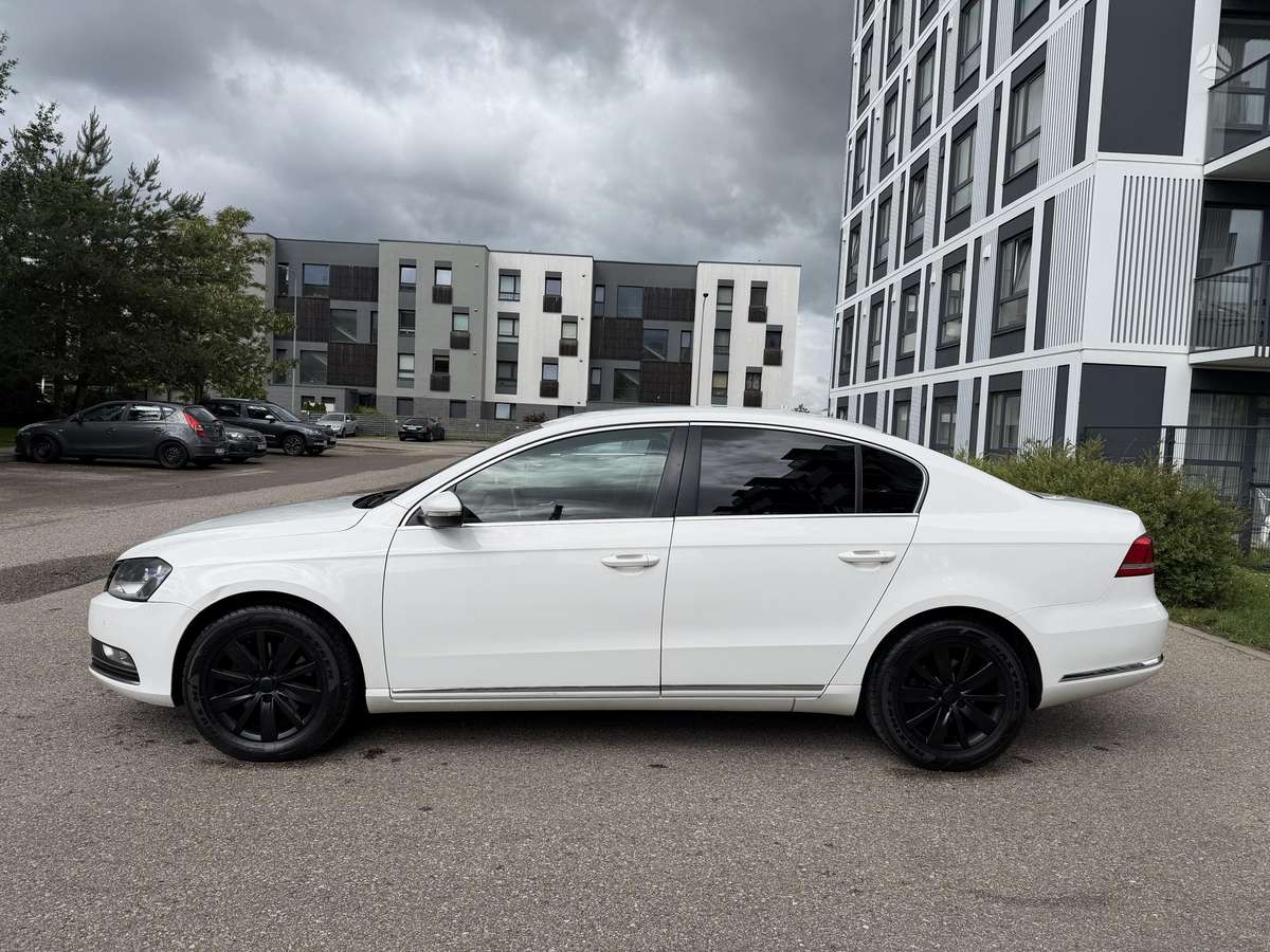Volkswagen Passat - 4