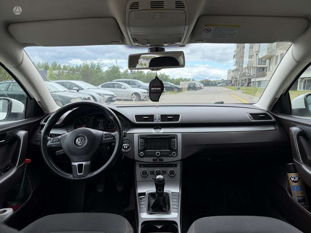 Volkswagen Passat - 10