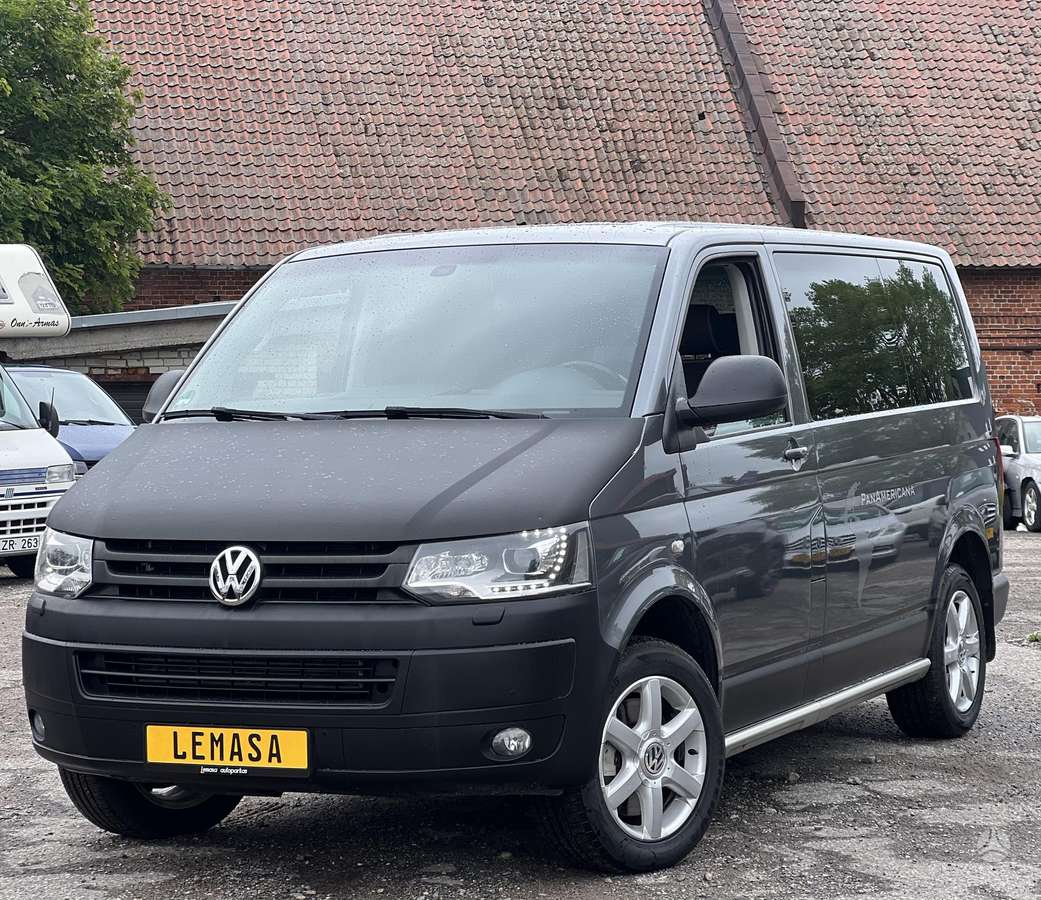 Volkswagen Multivan - 1
