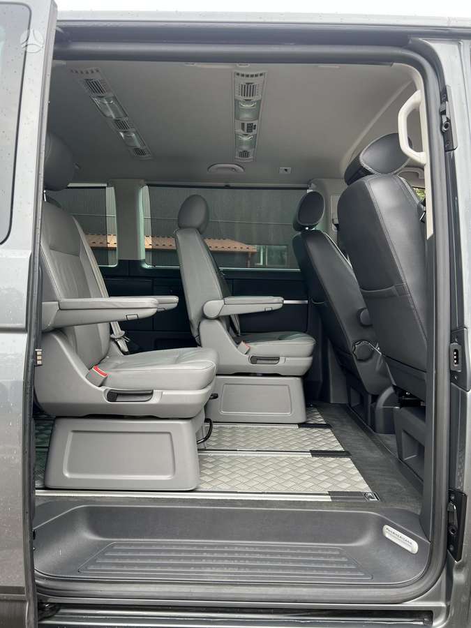 Volkswagen Multivan - 10
