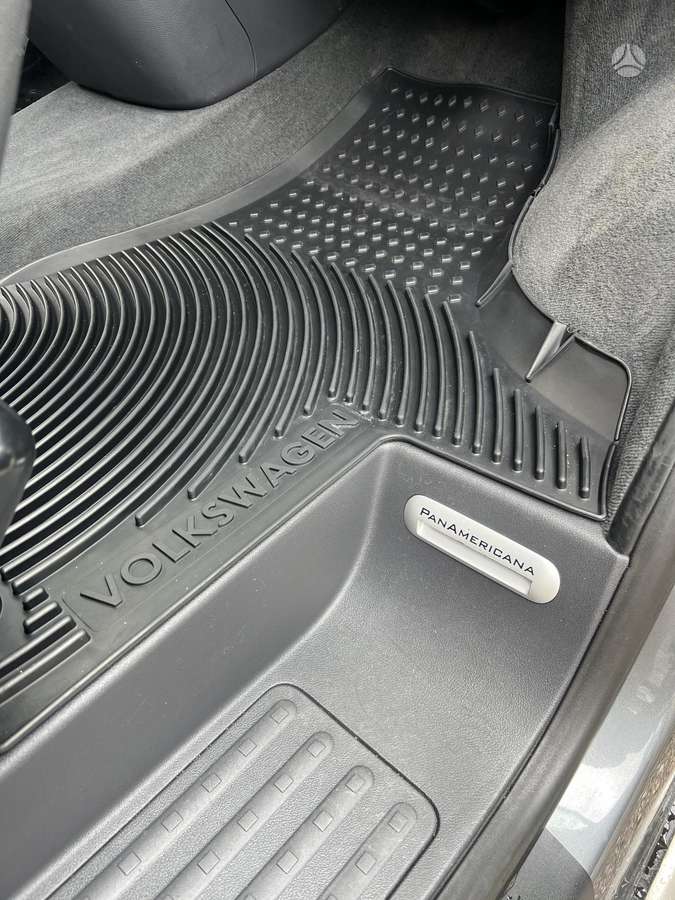 Volkswagen Multivan - 7