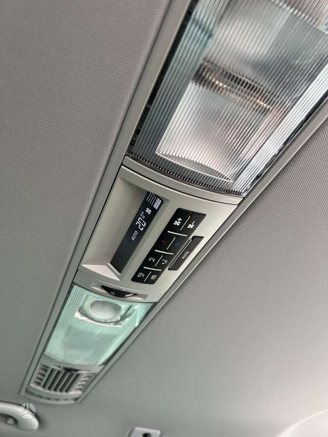 Volkswagen Multivan - 8