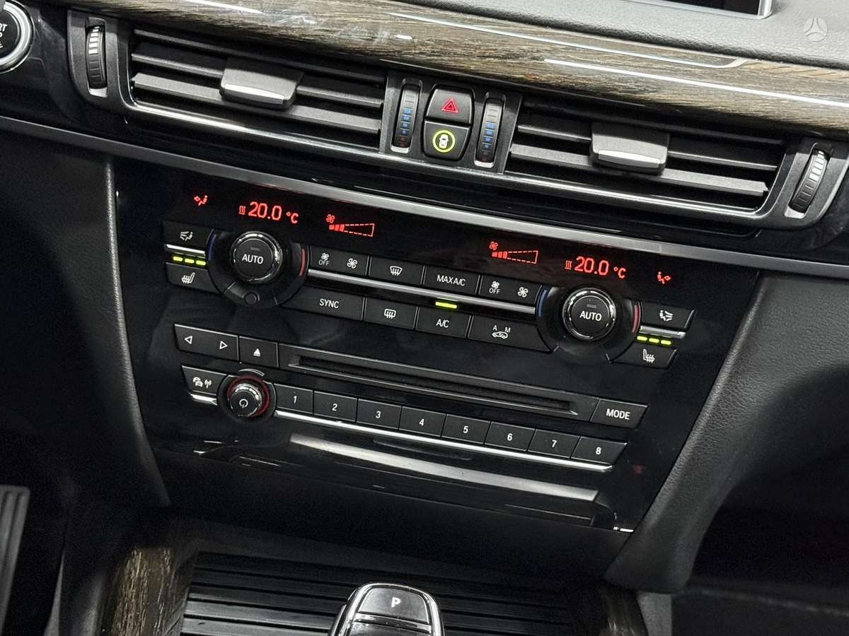 BMW X5, 3.0 l., off-road / crossover