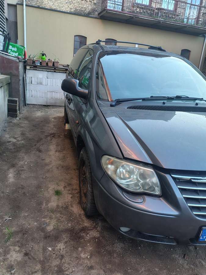 Chrysler Grand Voyager dalimis