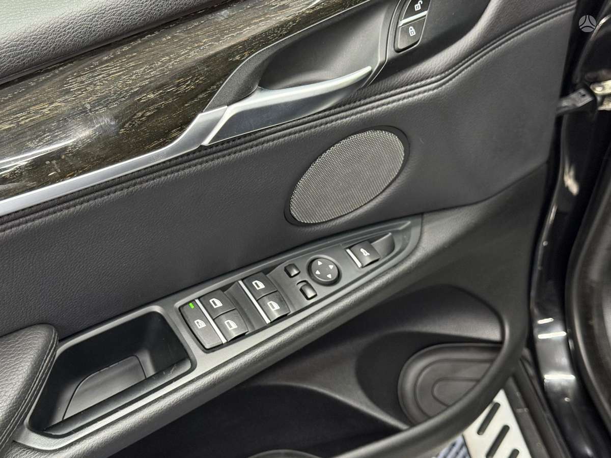 BMW X5, 3.0 l., off-road / crossover
