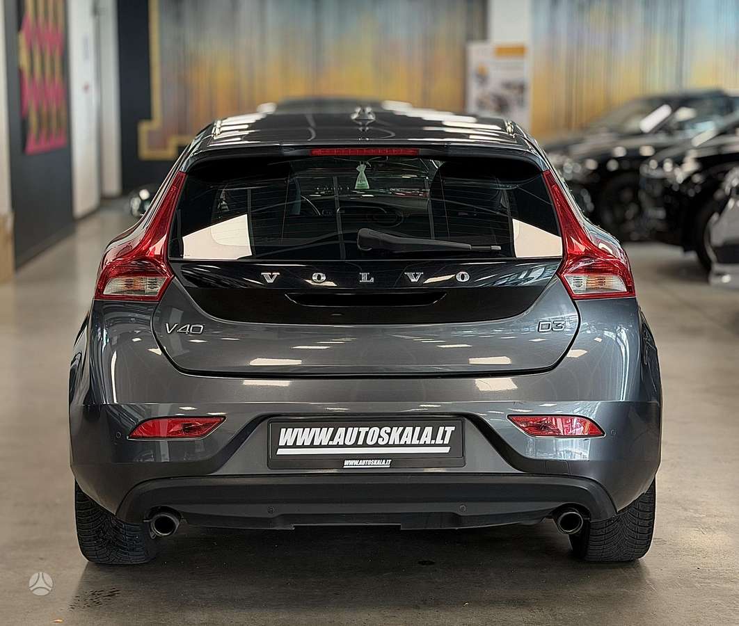 Volvo V40, 2.0 l., hatchback