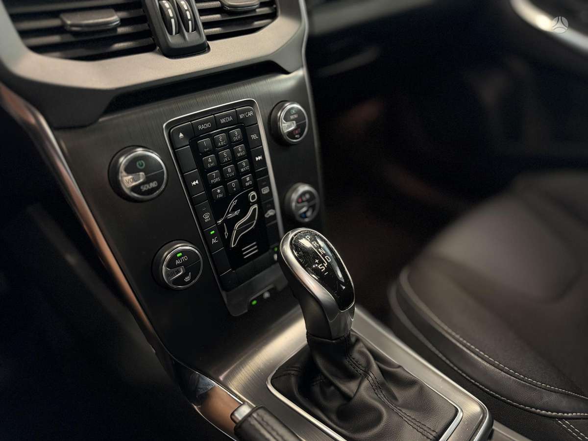 Volvo V40, 2.0 l., hatchback