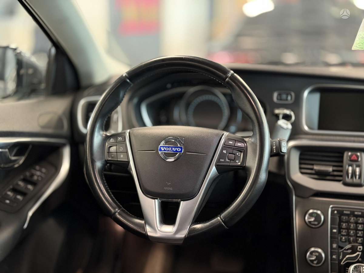 Volvo V40, 2.0 l., hatchback