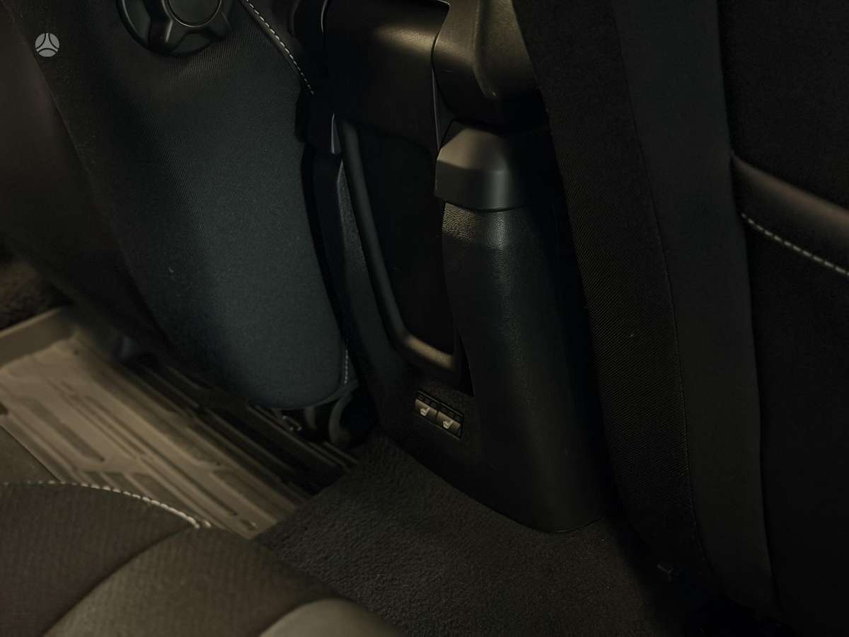 Volvo V40, 2.0 l., hatchback