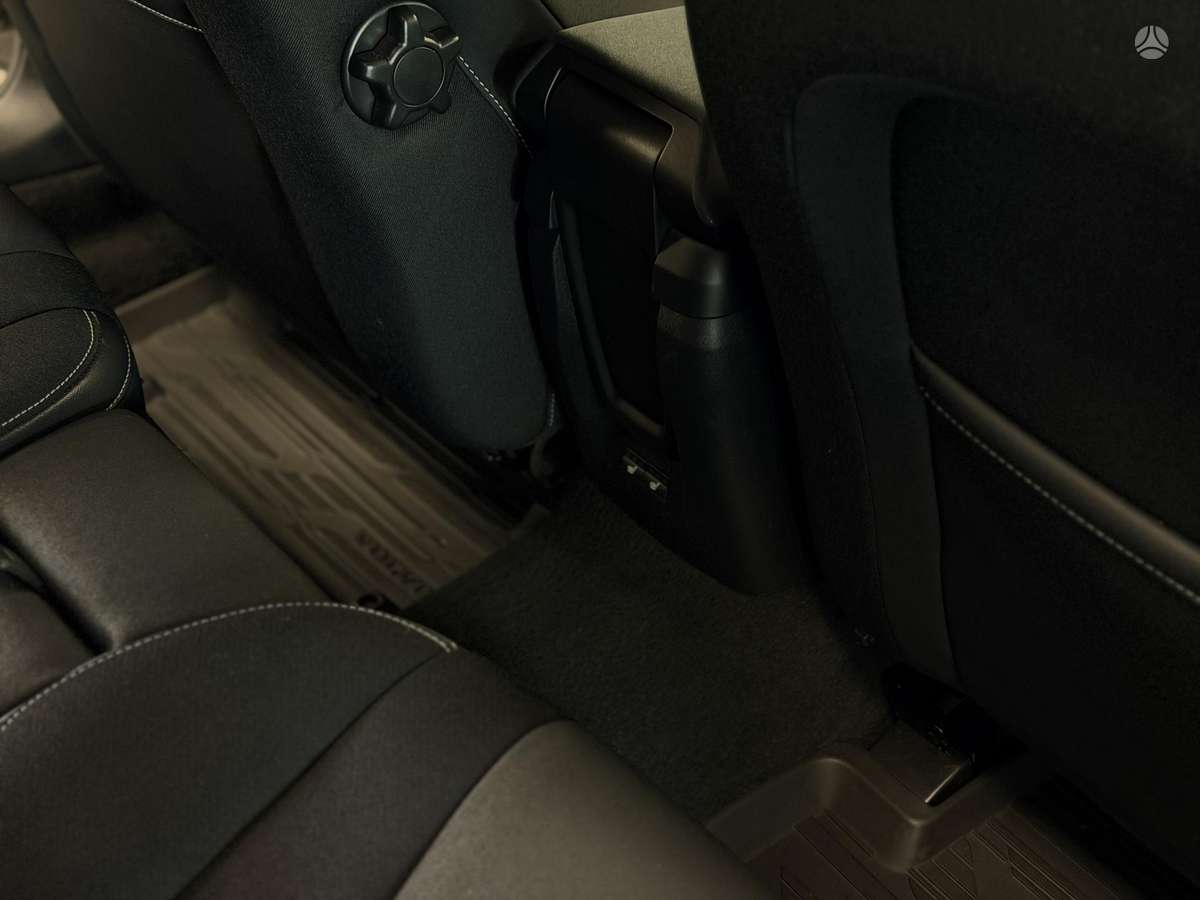 Volvo V40, 2.0 l., hatchback