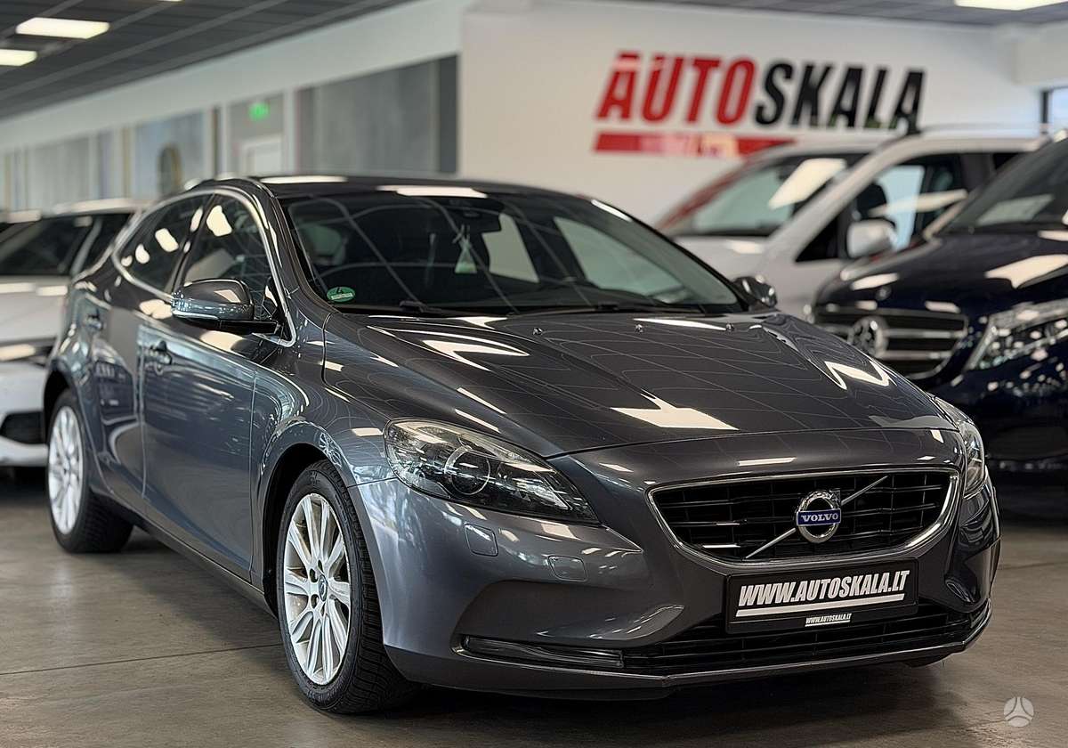 Volvo V40, 2.0 l., hatchback