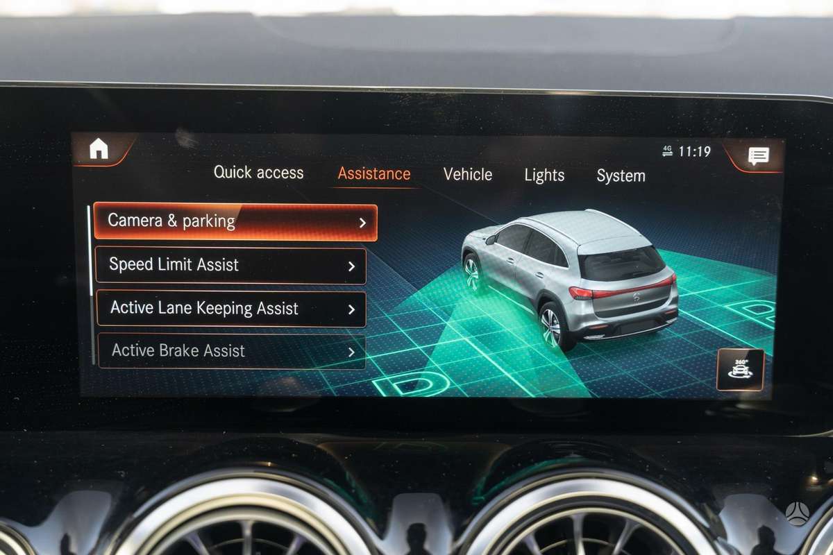 Mercedes-Benz EQA, off-road / crossover